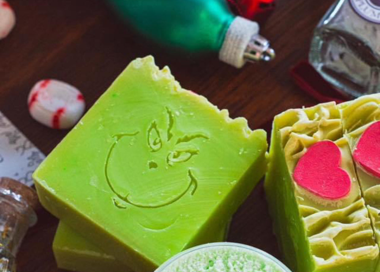 💚 Grinch-Inspired Soapmaking Class 🎄