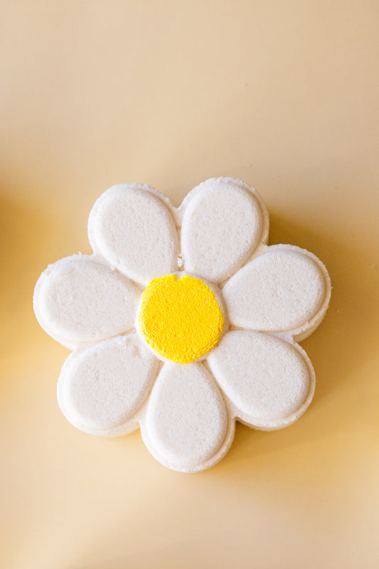 Ms. Daisy Bath Bomb 🌼